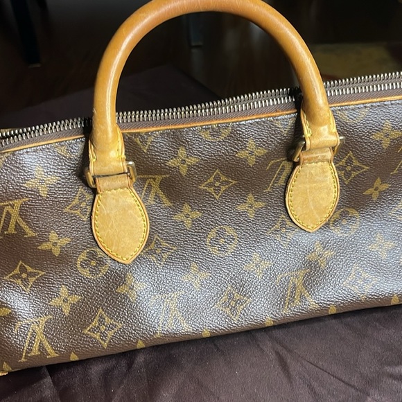 LOUIS VUITTON PURSE - Picture 2 of 7